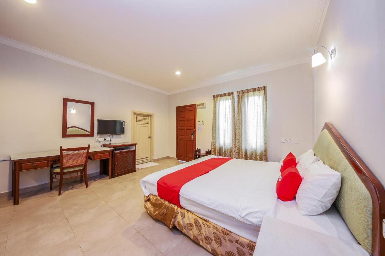Oyo 89679 Dream Garden Resort Ayer Hangat Exterior foto